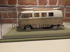 PLEKSİ SERGİ KUTUSU.. 1/18 ÖLÇEK DERİ TABANLI