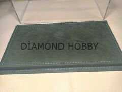 PLEKSİ SERGİ KUTUSU.. 1/18 ÖLÇEK DERİ TABANL