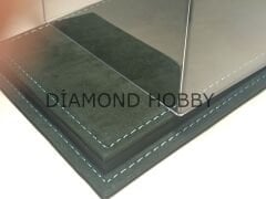 PLEKSİ SERGİ KUTUSU.. 1/18 ÖLÇEK DERİ TABANL