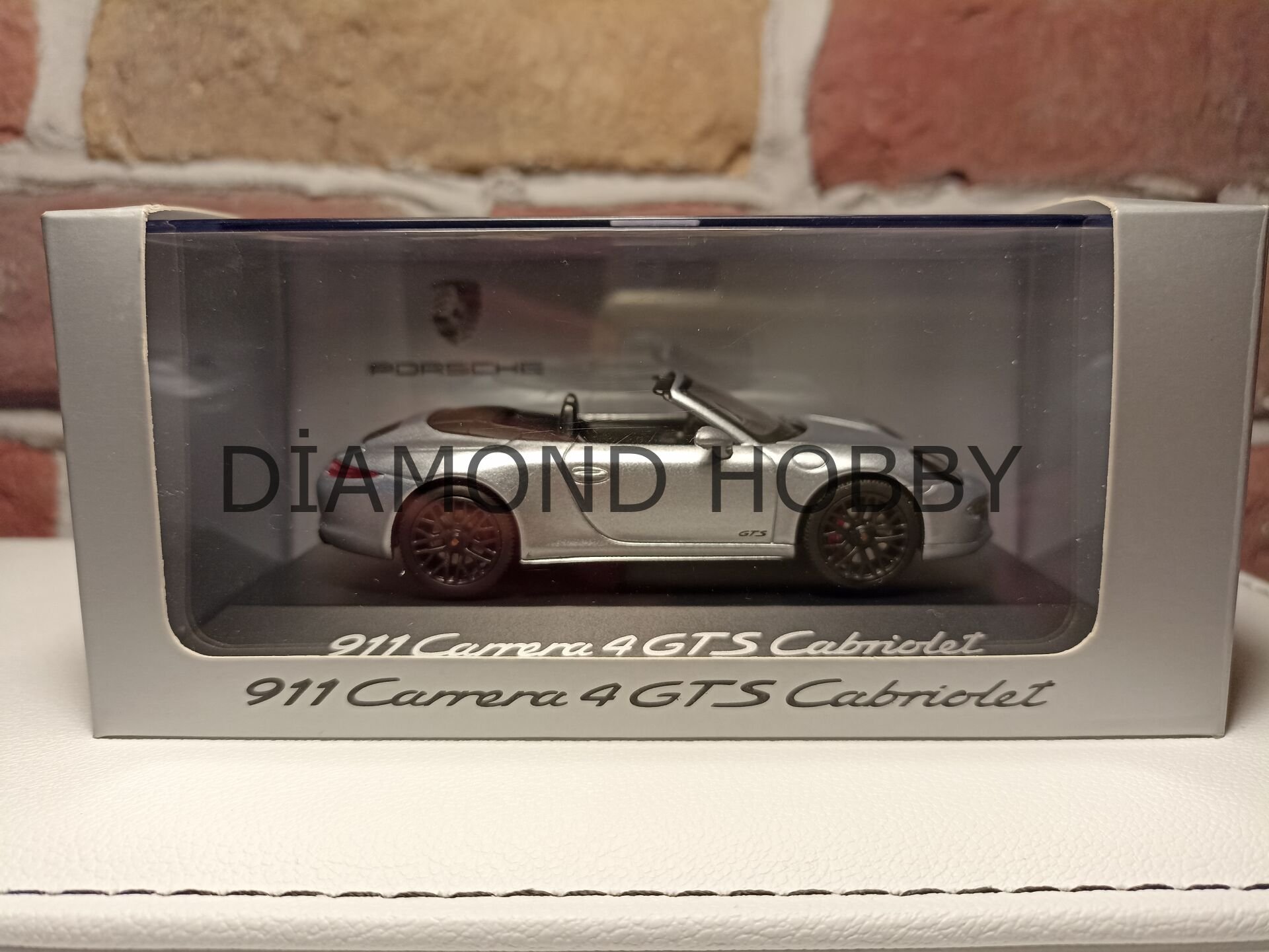 MİNİCHAMPS 1/43 MİNİ PORSCHE 911 CARRERA 4 GTS CABRİOLET