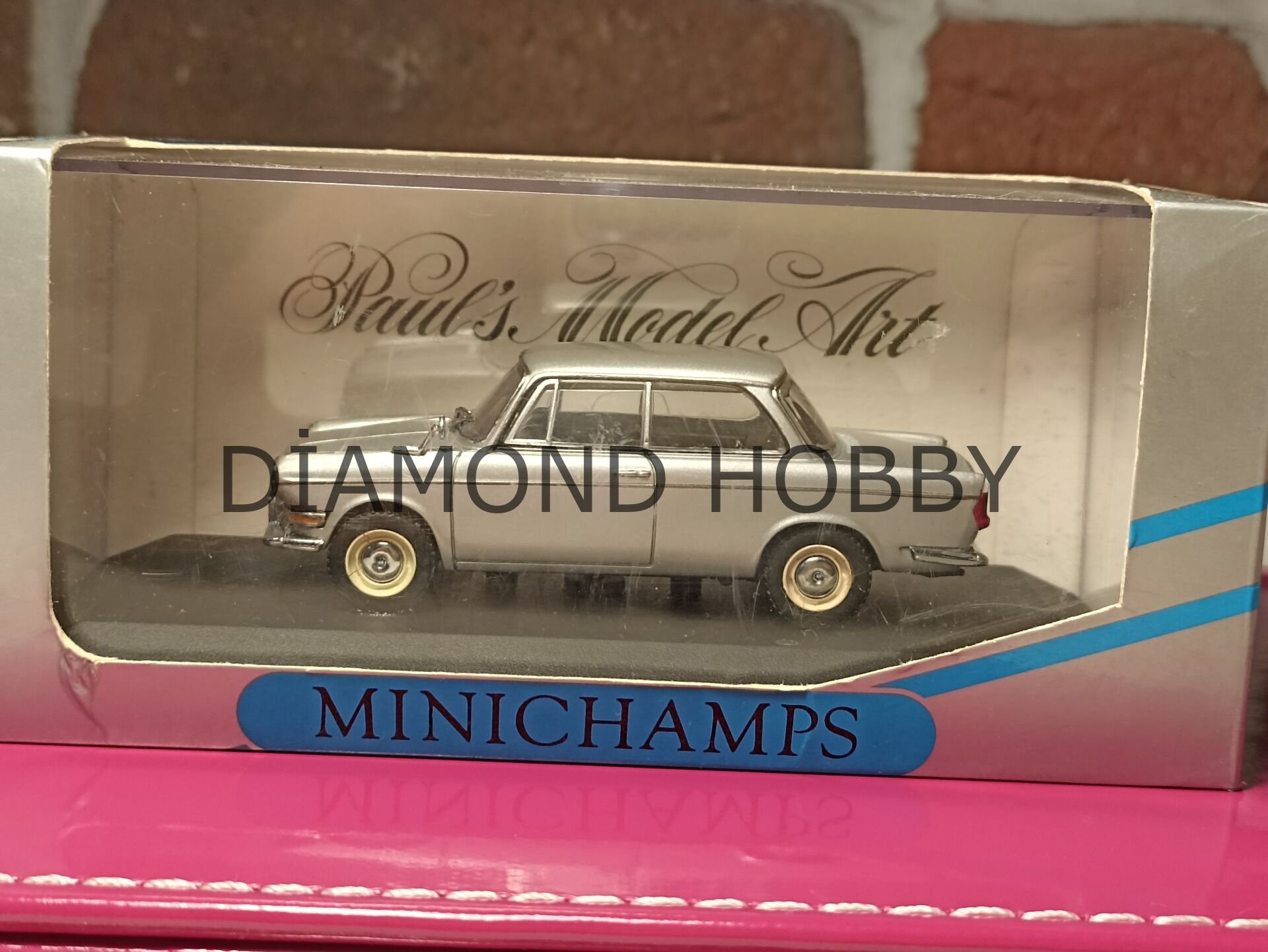MAXİCHAMPS  1/43 bmw 700 ls 1962-1965   (2. el)