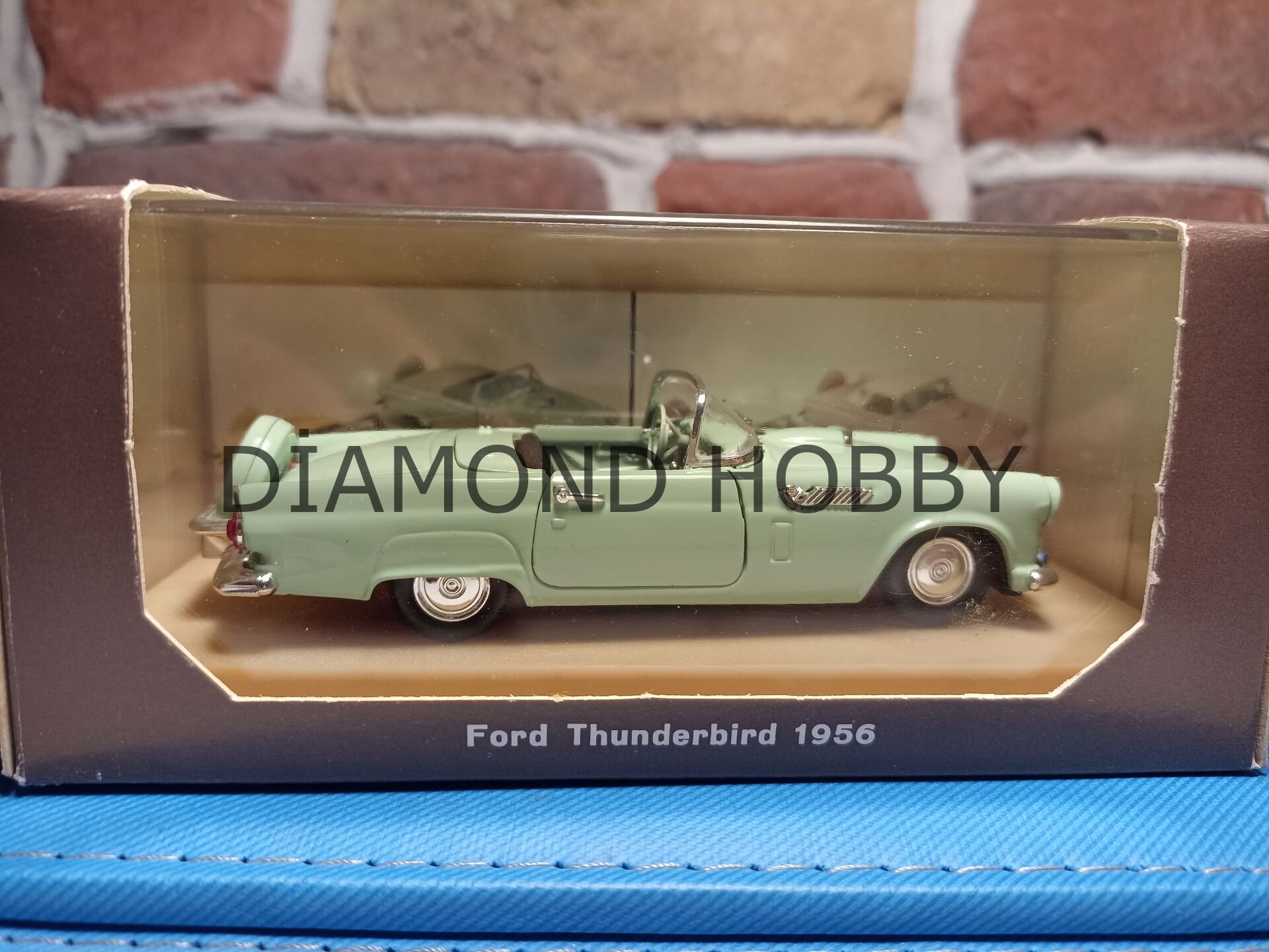 RİO 1/43 ÖLÇEK FORD THUNDERBİRD 1956