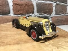 MATCHBOX MODEL OF YESTERYEAR 1935 AUBURN 851  (2. EL)