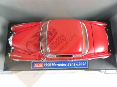 SUNSTAR 1/18 ÖLÇEK MERCEDES-BENZ 220SE COUPE