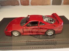 GUİLOY ÜRETİMİ 1/24 ÖLÇEK FERRARİ F40     2.EL